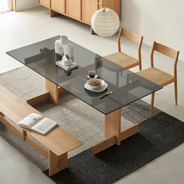 Versatile Dining Table: Adaptable Centerpiece for Any Space - Image 2
